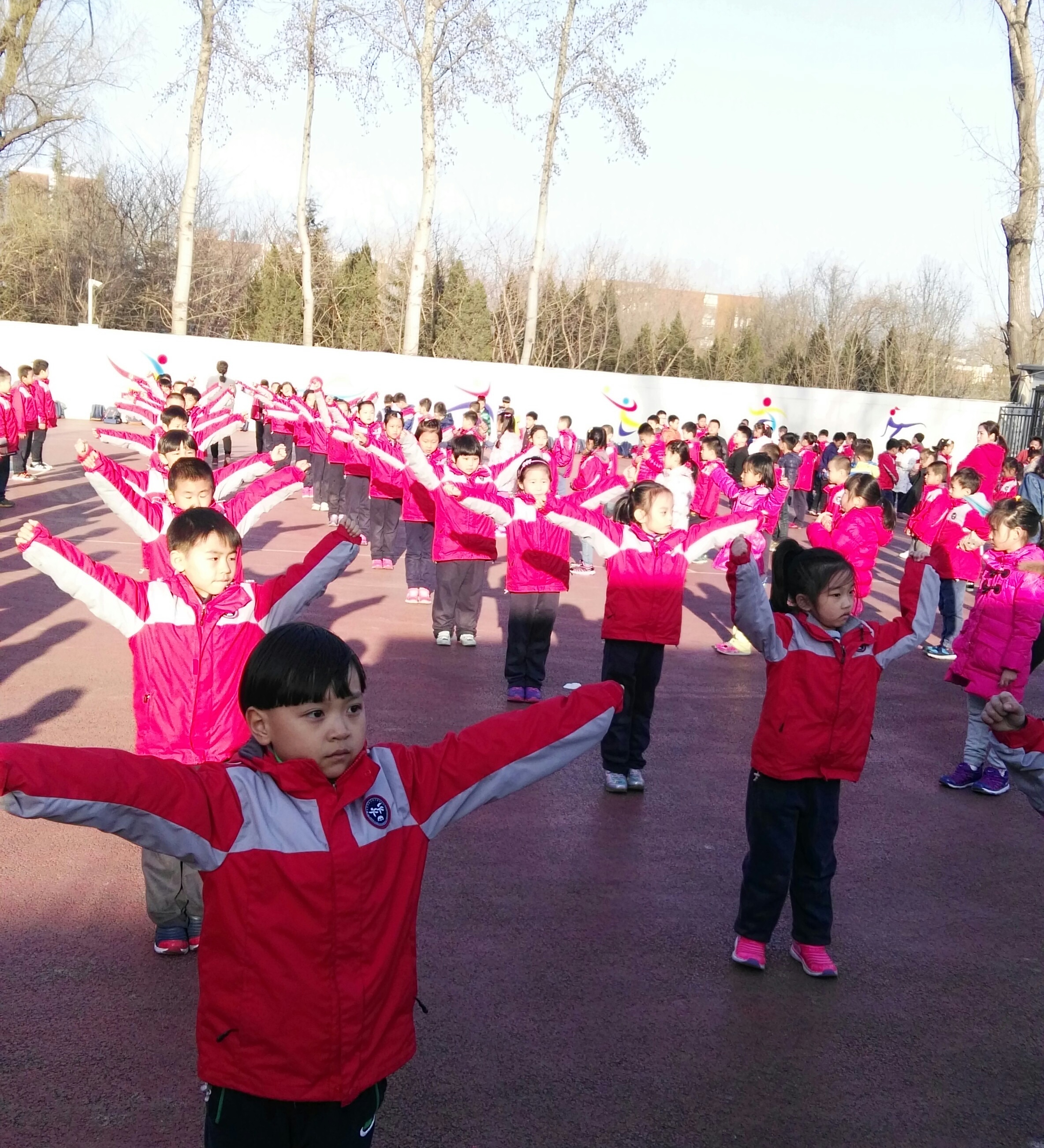 小学部2016春季队列暨团体操大赛纪实_北京市中关村外国语学校